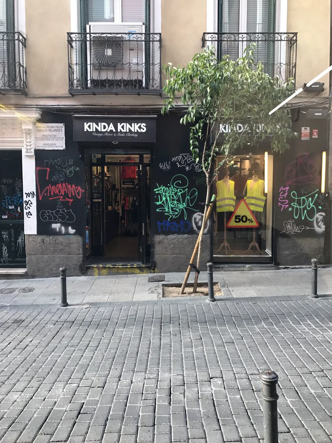 Kinda Kinks, Madrid