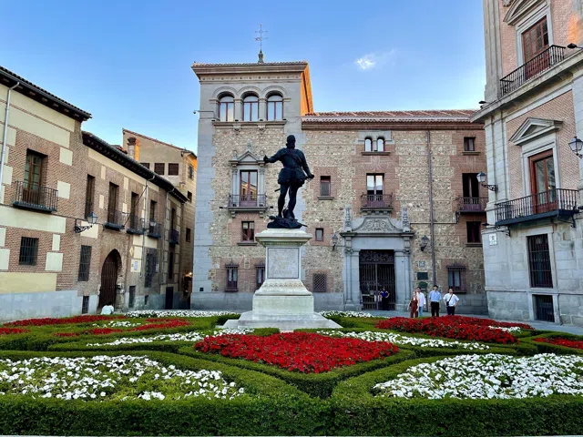 Reading the Three Facades of Madrid's Plaza de la Villa
